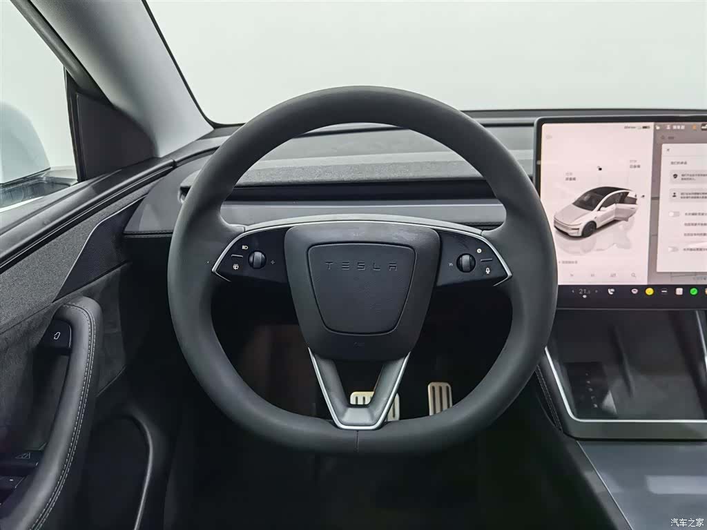 Tesla Model Y, 2025 11