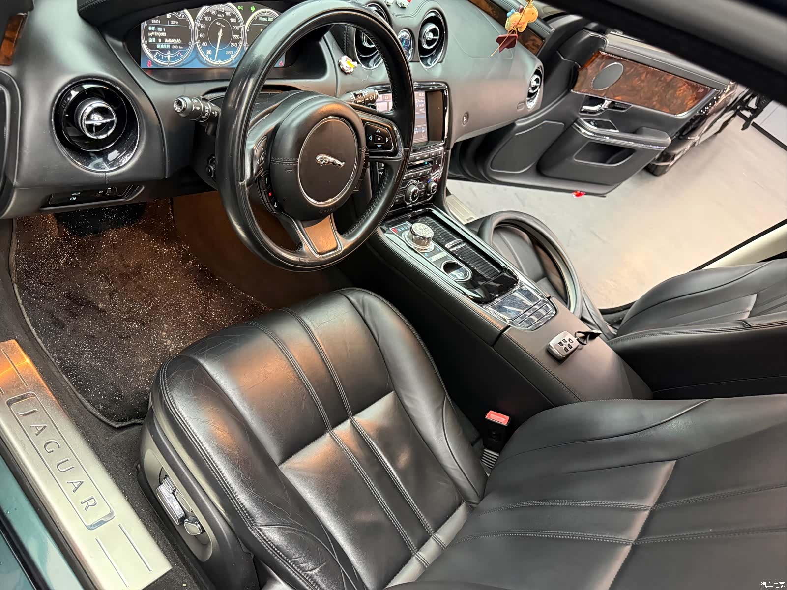 Jaguar XJ, 2012 23