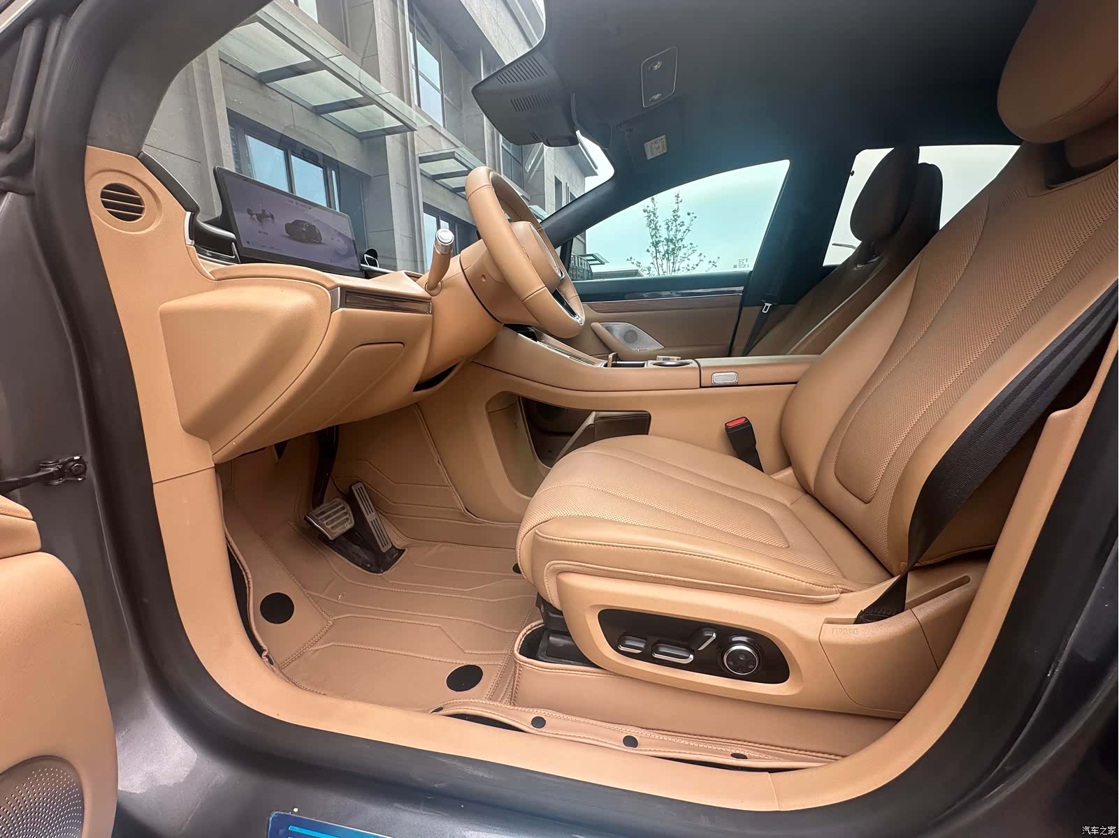 Luxeed R7, 2025 все фото