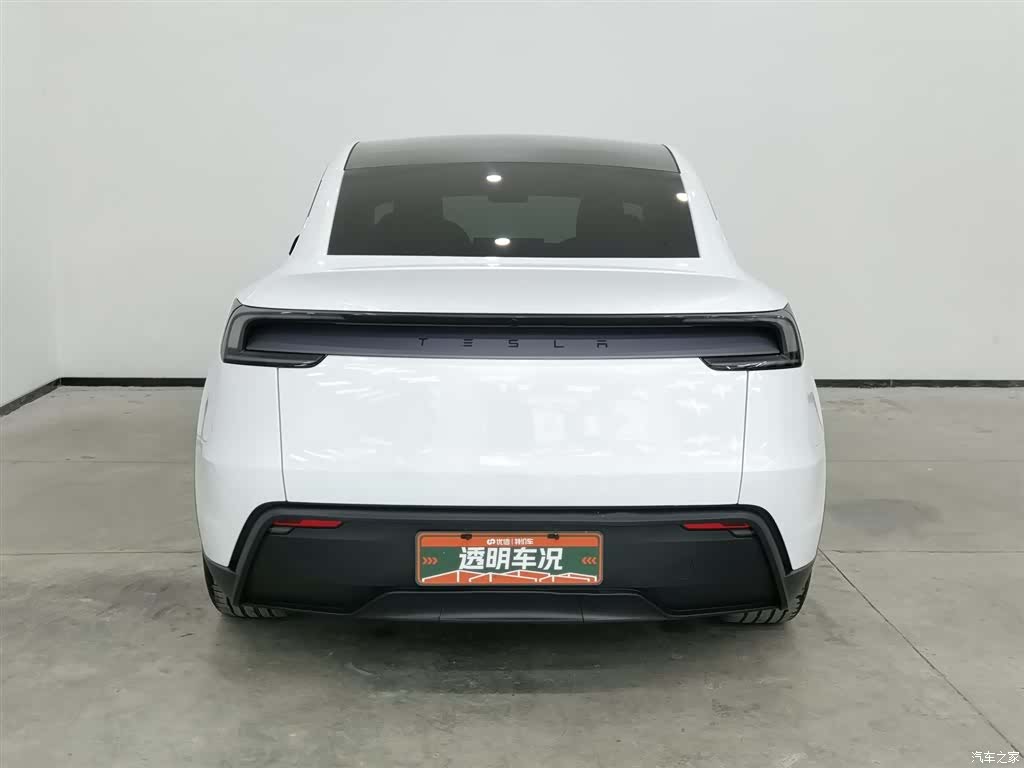 Tesla Model Y, 2025 4