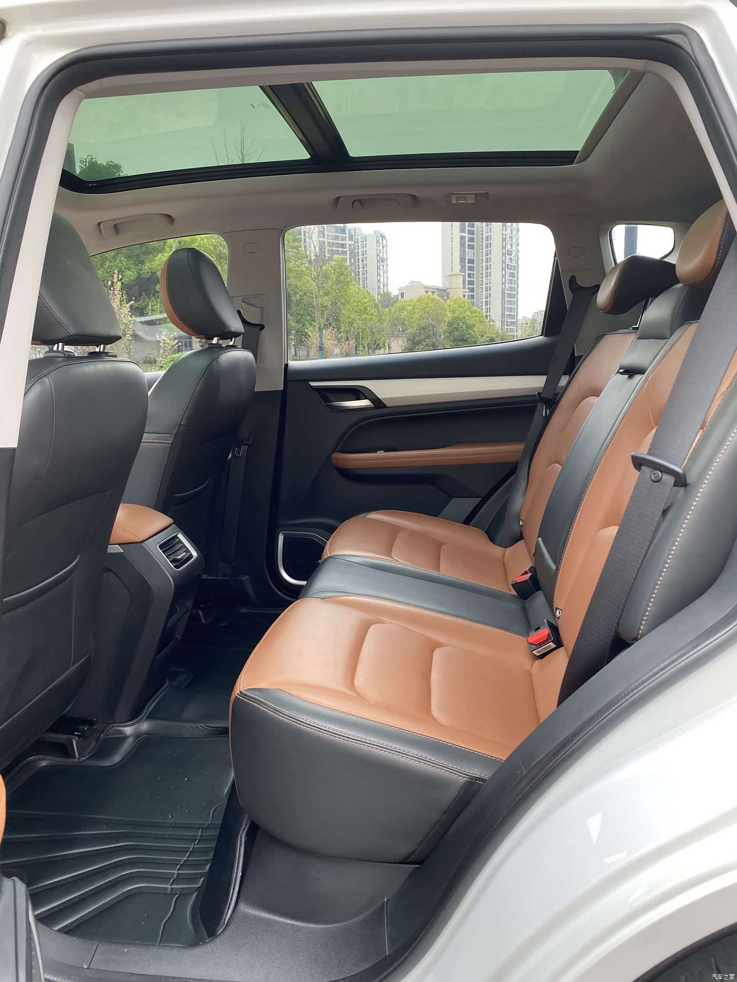 Geely X6, 2021 11
