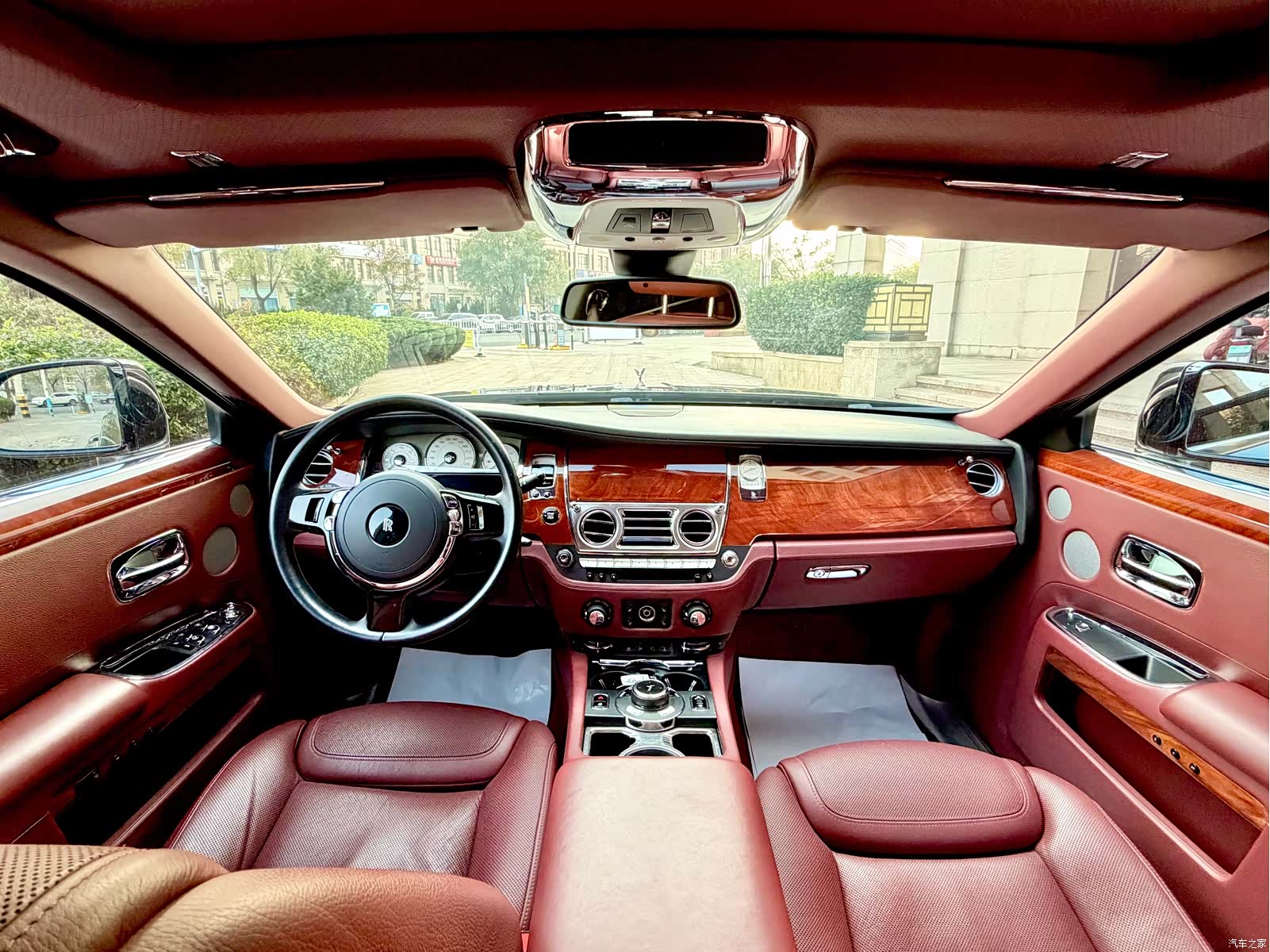 Rolls-Royce Ghost, 2018 9
