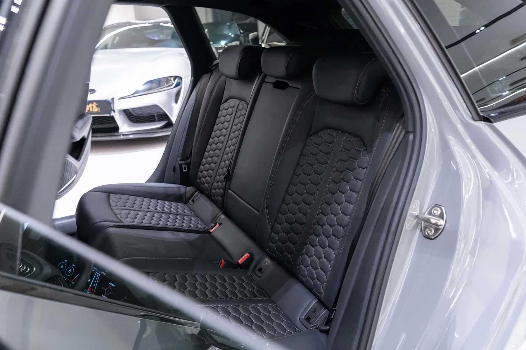 Audi RS4, 2022 13