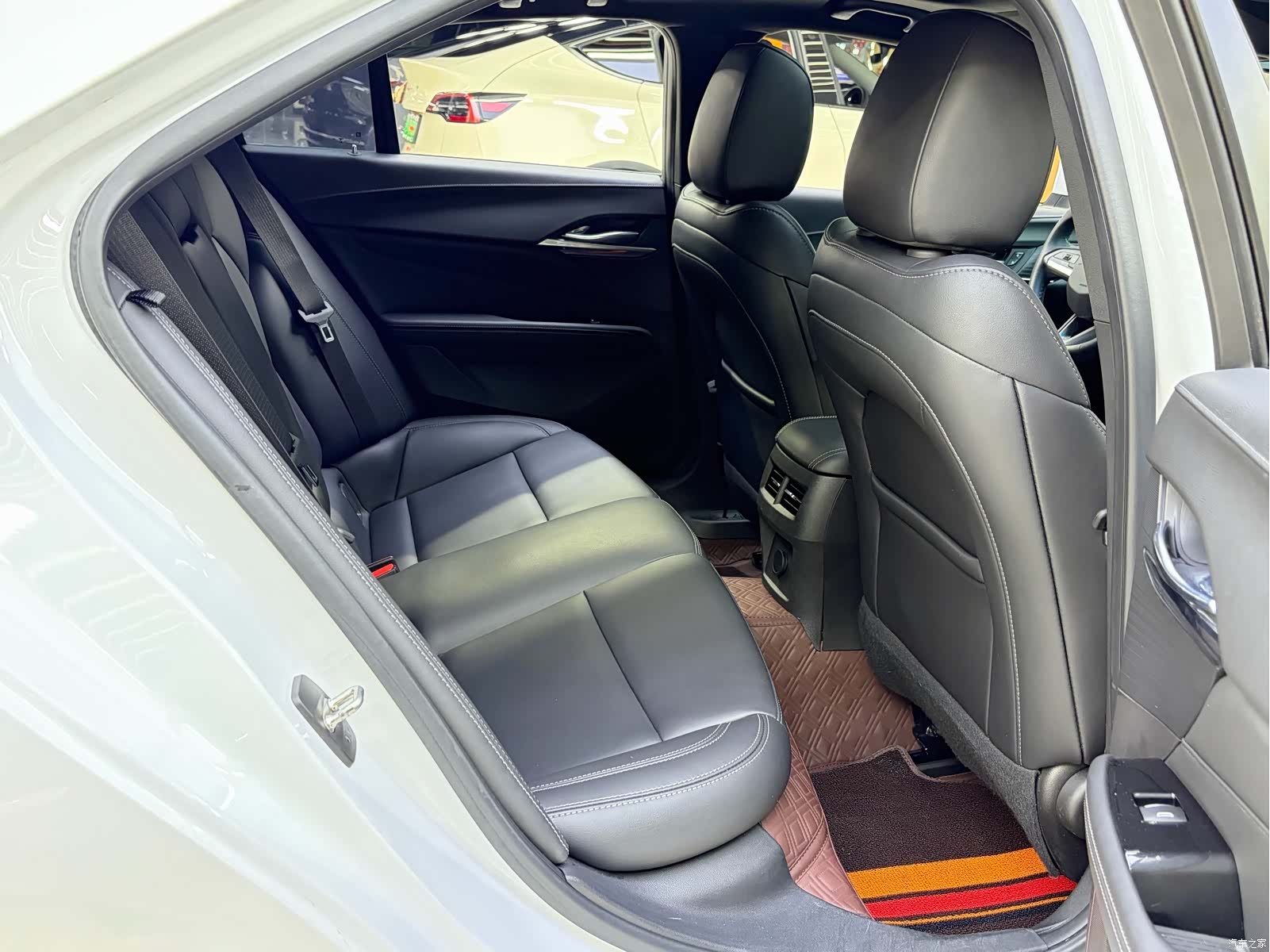 Cadillac CT4, 2022 13