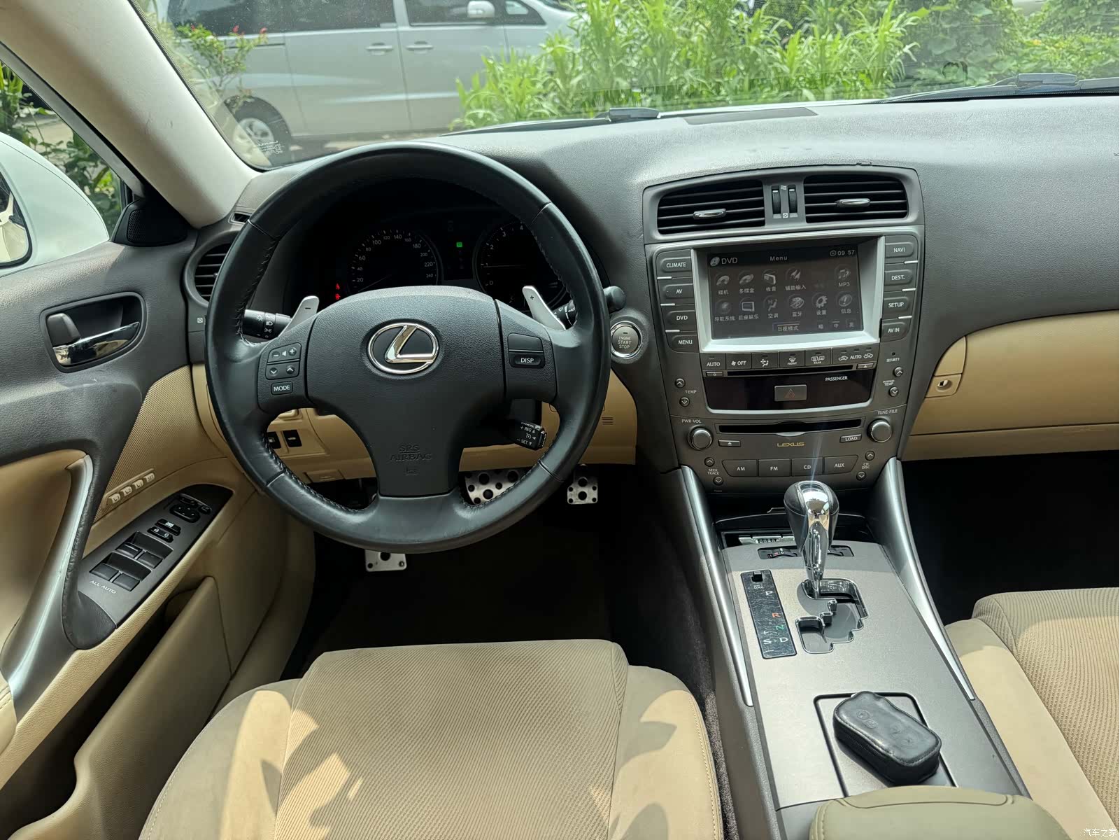 Lexus IS, 2010 10