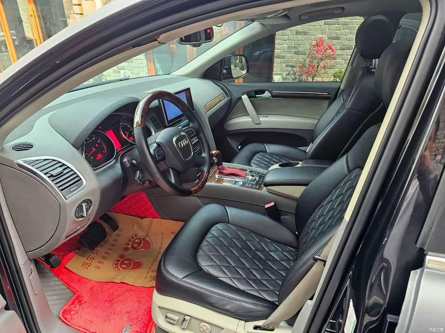 Audi Q7, 2011 4