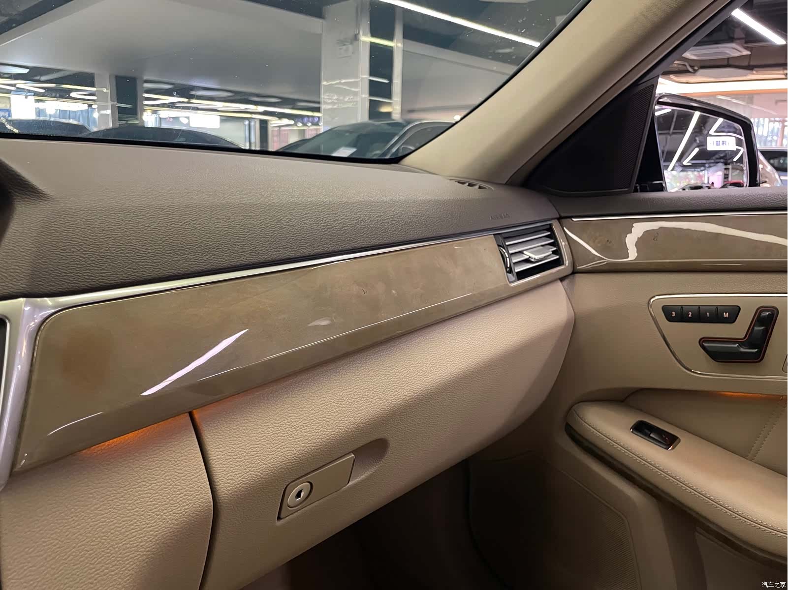 Mercedes-Benz E-Class, 2011 19