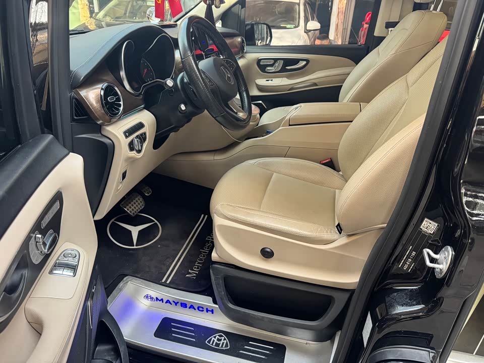 Mercedes-Benz V-class