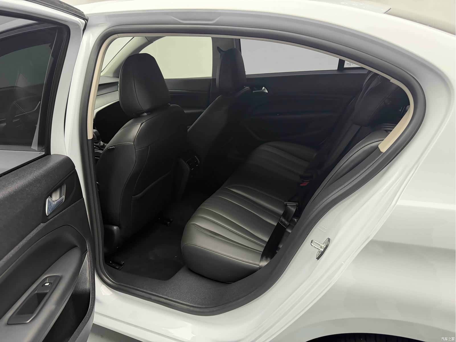 Peugeot 408, 2024 16
