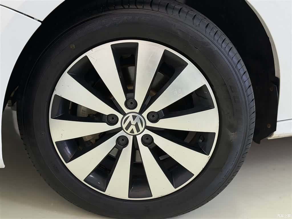 Volkswagen Sagitar, 2019 9