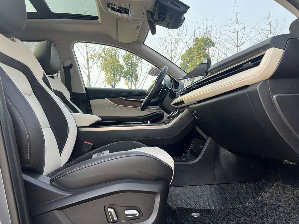 Exeed Chasing the wind