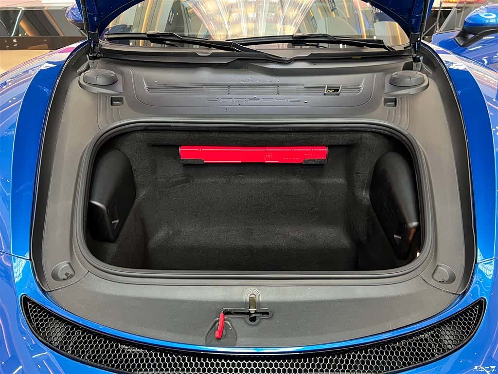 Porsche Cayman, 2018 26