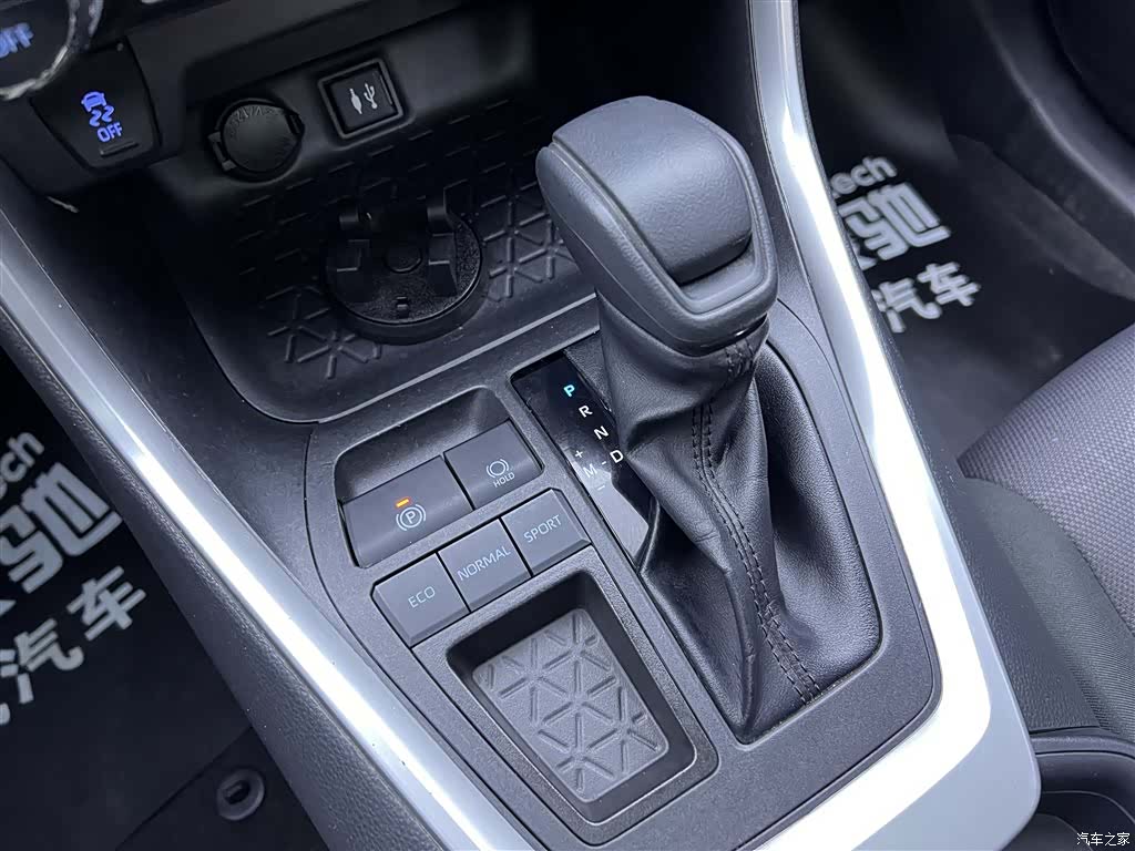 Toyota RAV4, 2022 27