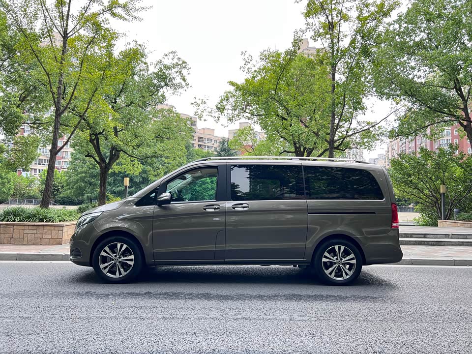Mercedes-Benz V-class
