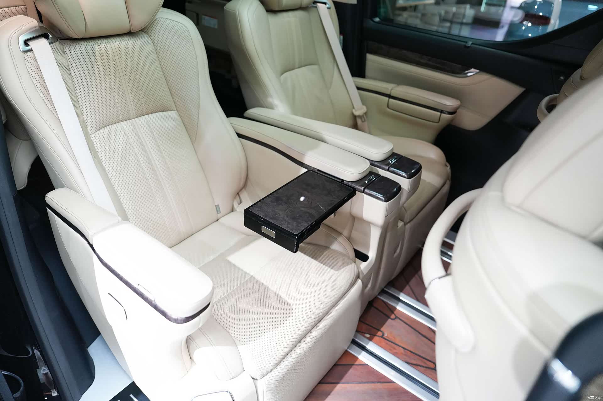 Toyota Alphard, 2018 17