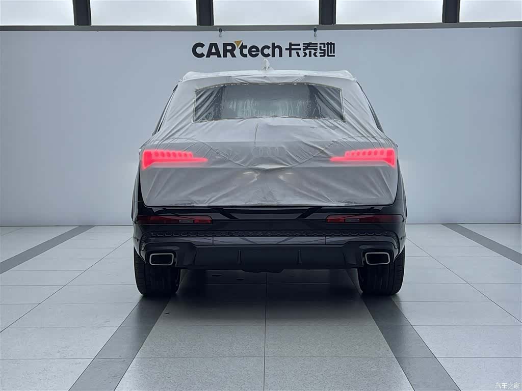 Audi Q7, 2025 4