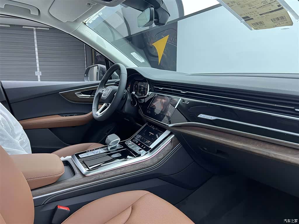 Audi Q7, 2025 24