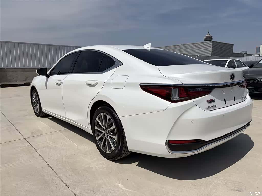 Lexus ES, 2023 8