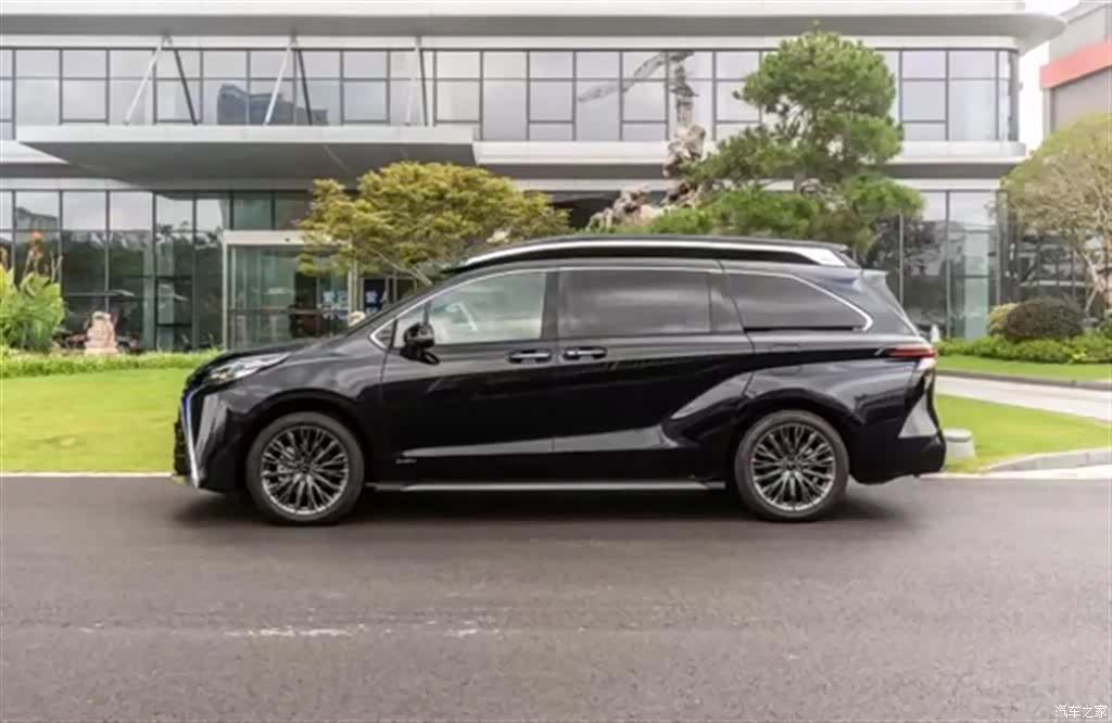 Toyota Granvia, 2024 18