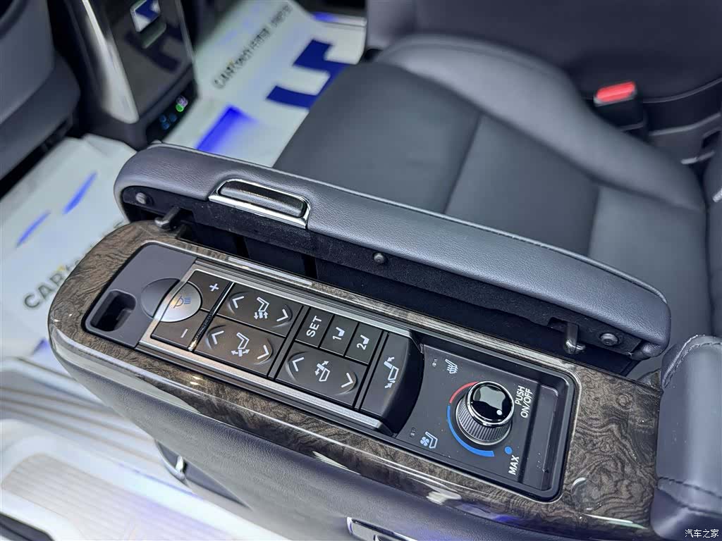 Toyota Vellfire, 2022 25