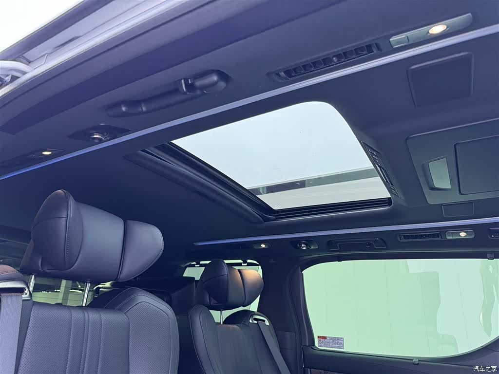Toyota Vellfire, 2022 26