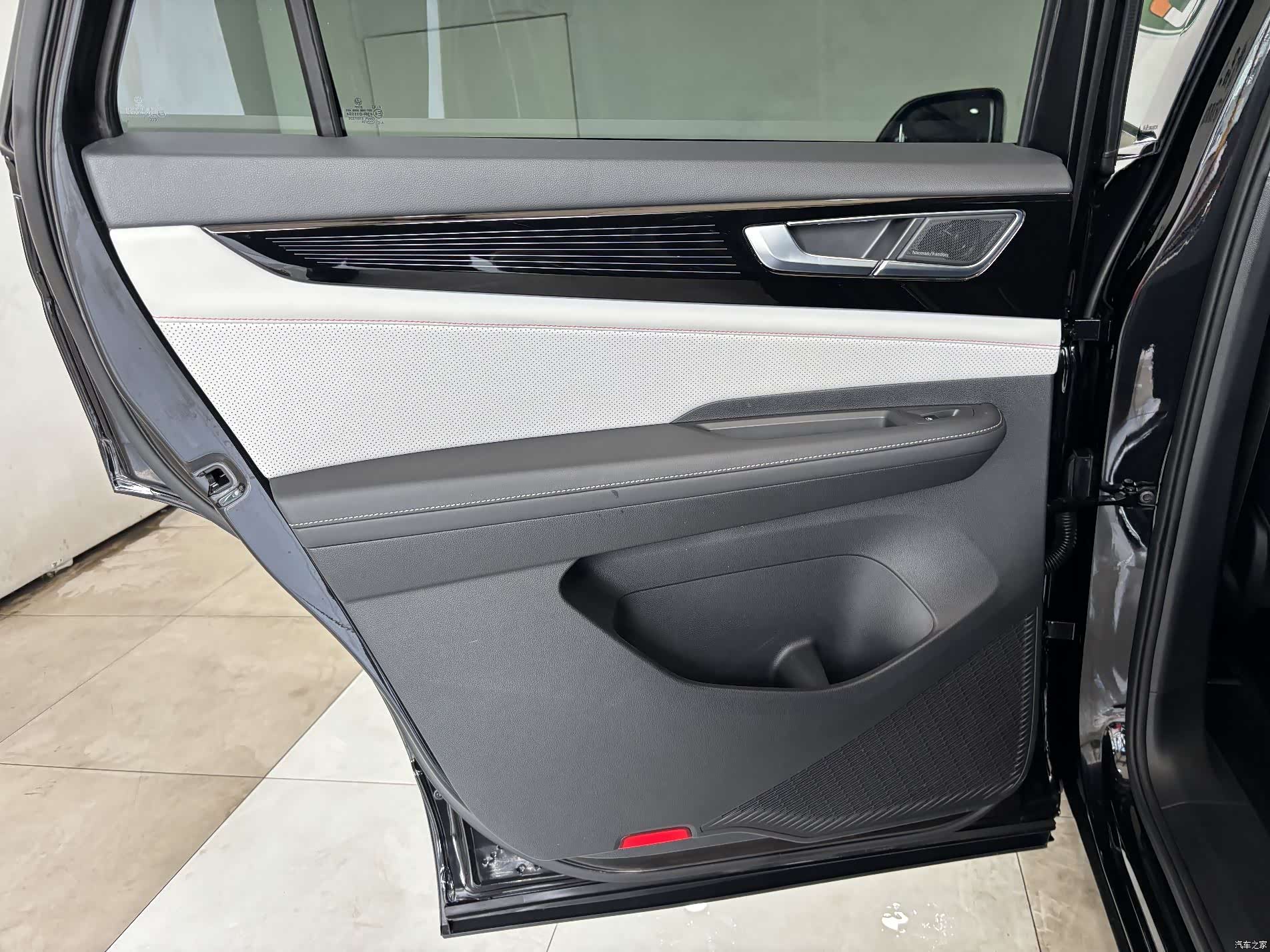 Volkswagen Teramont X, 2025 23