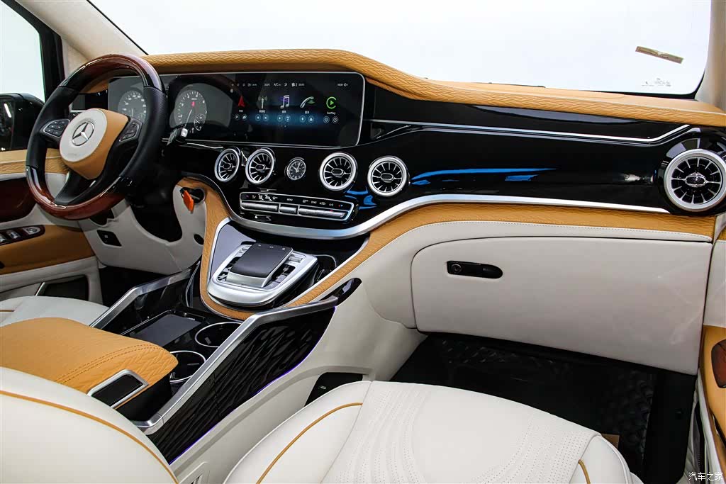 Mercedes-Benz 7, 2024 31