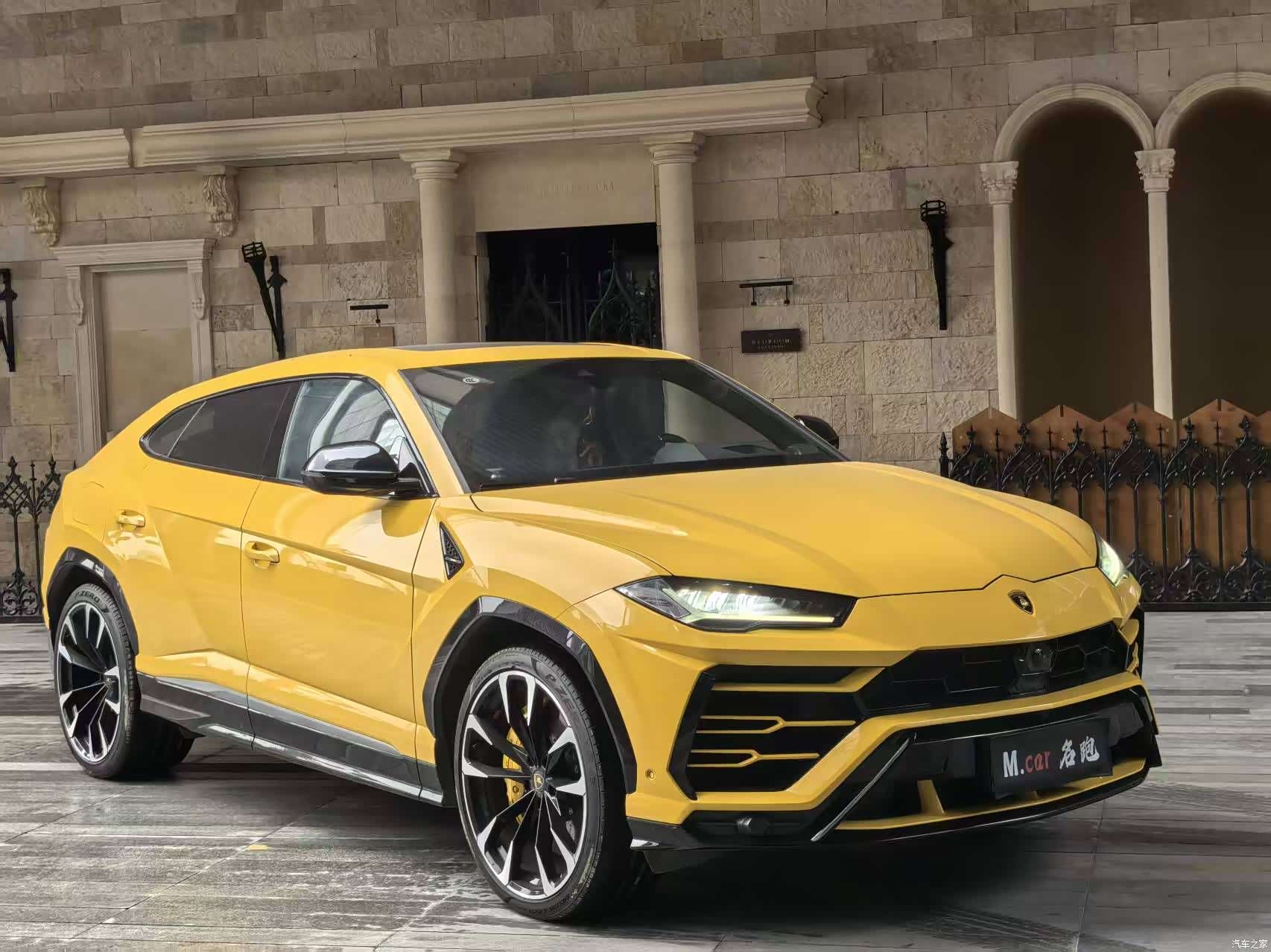 Lamborghini Urus, 2020 1