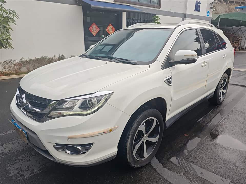 BYD S7