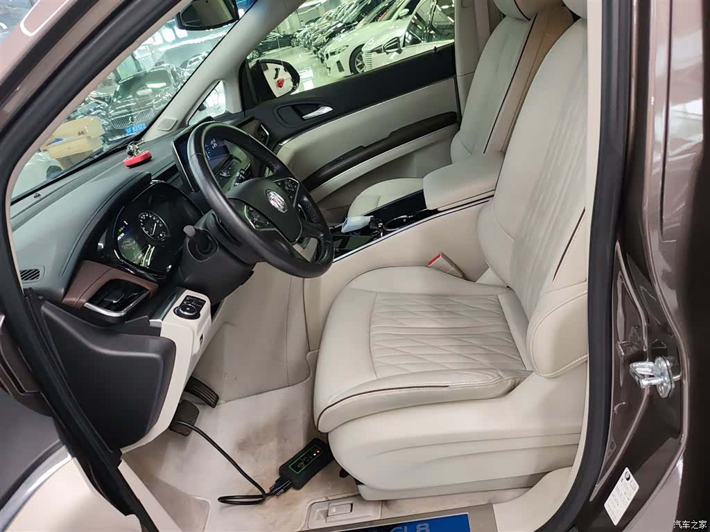 Buick GL8, 2022 11