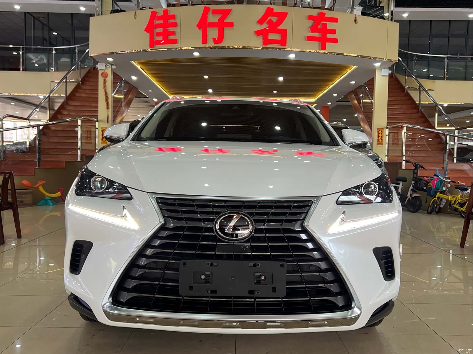 Lexus NX, 2018 2