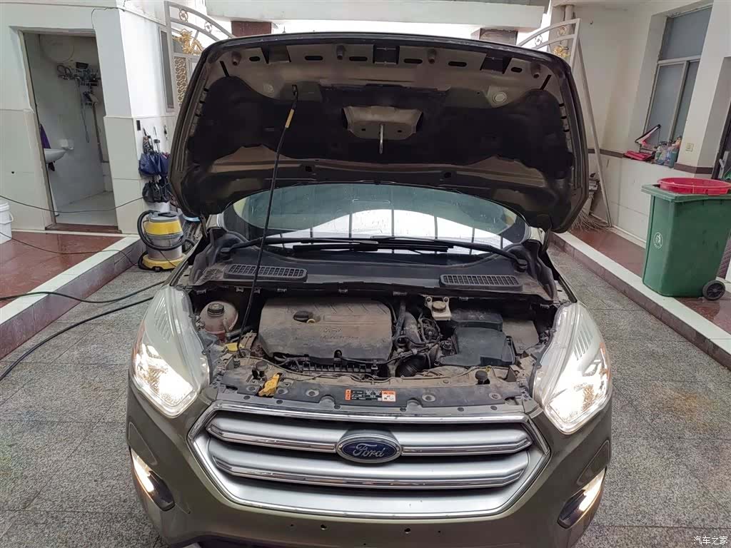 Ford Kuga, 2018 11