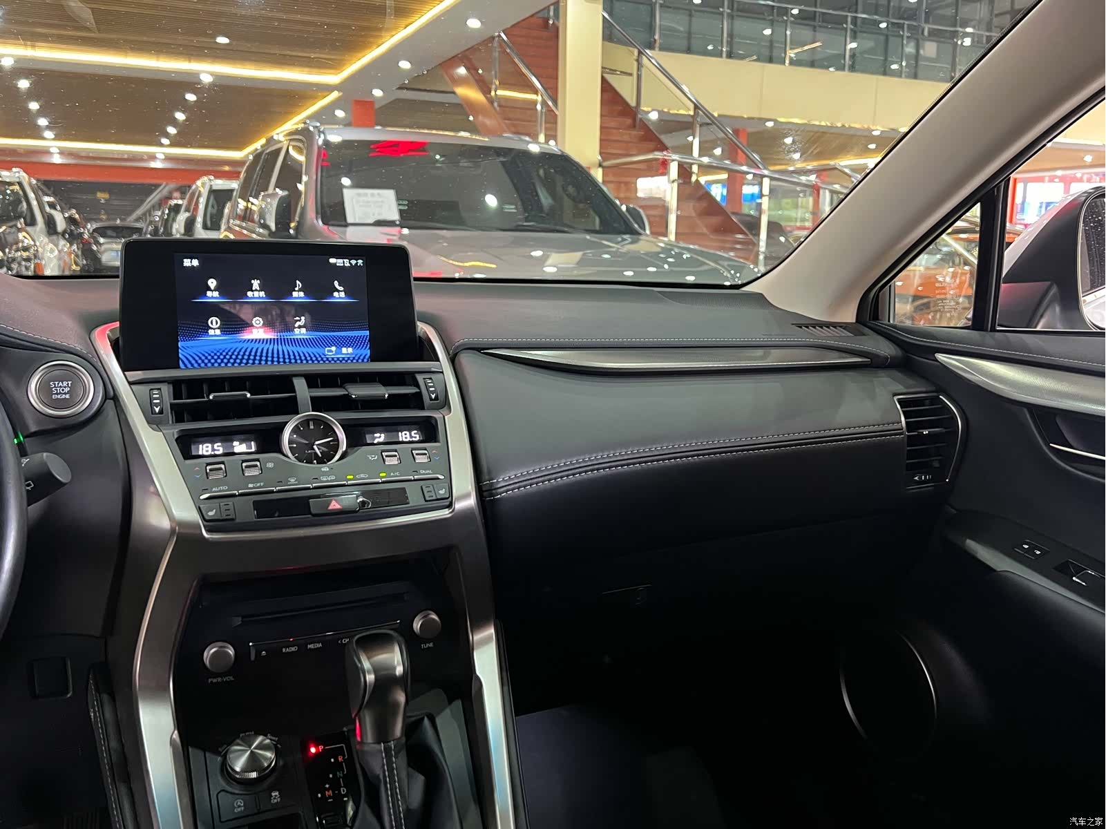 Lexus NX, 2018 13