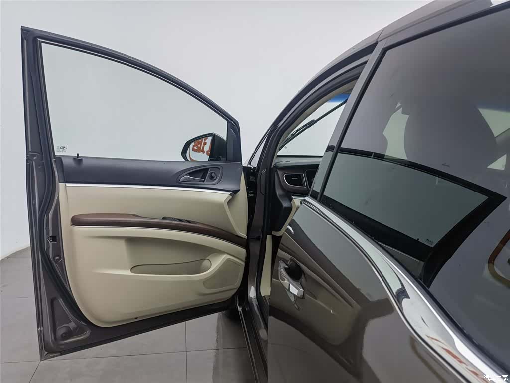 Buick GL8, 2018 8