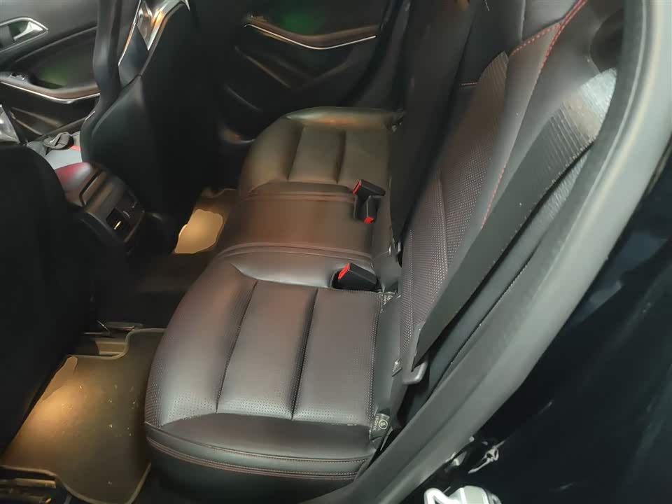 Mercedes-Benz GLA AMG