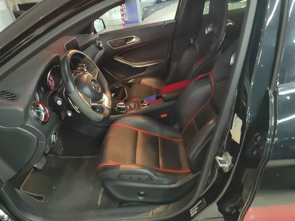 Mercedes-Benz GLA AMG