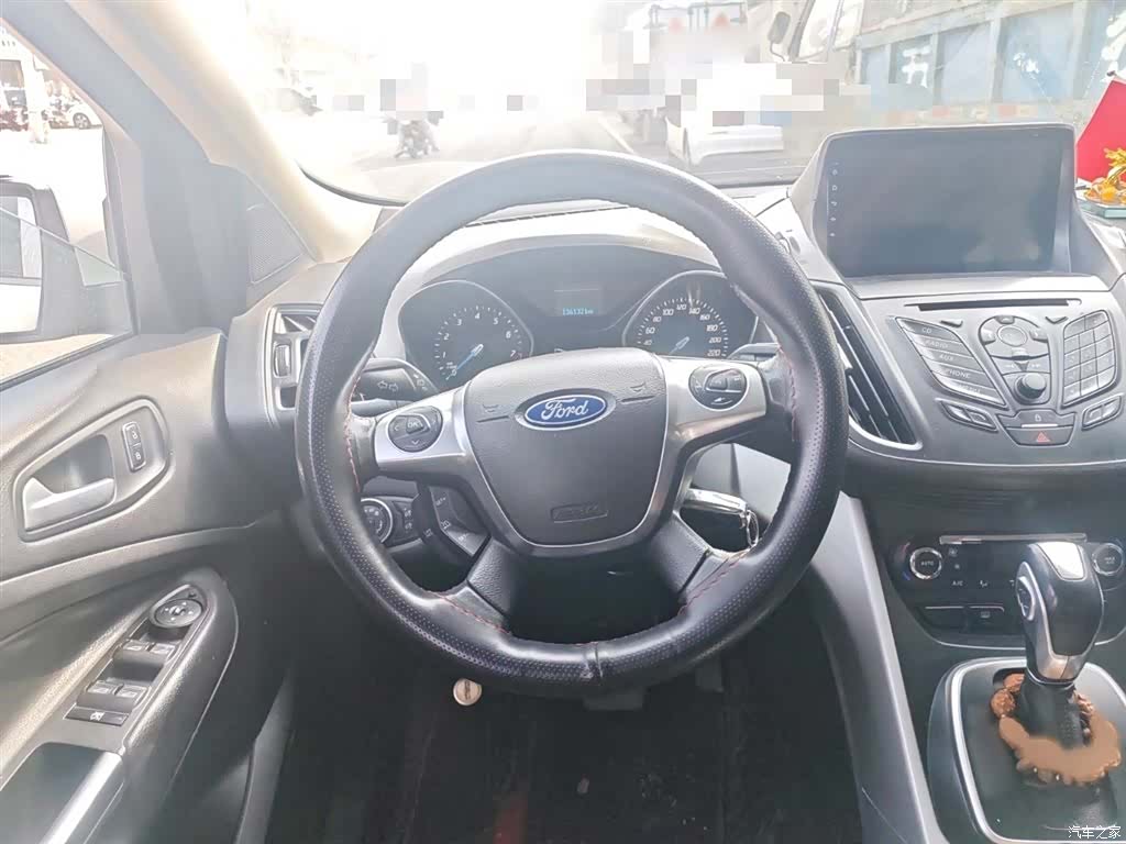 Ford Kuga, 2015 3