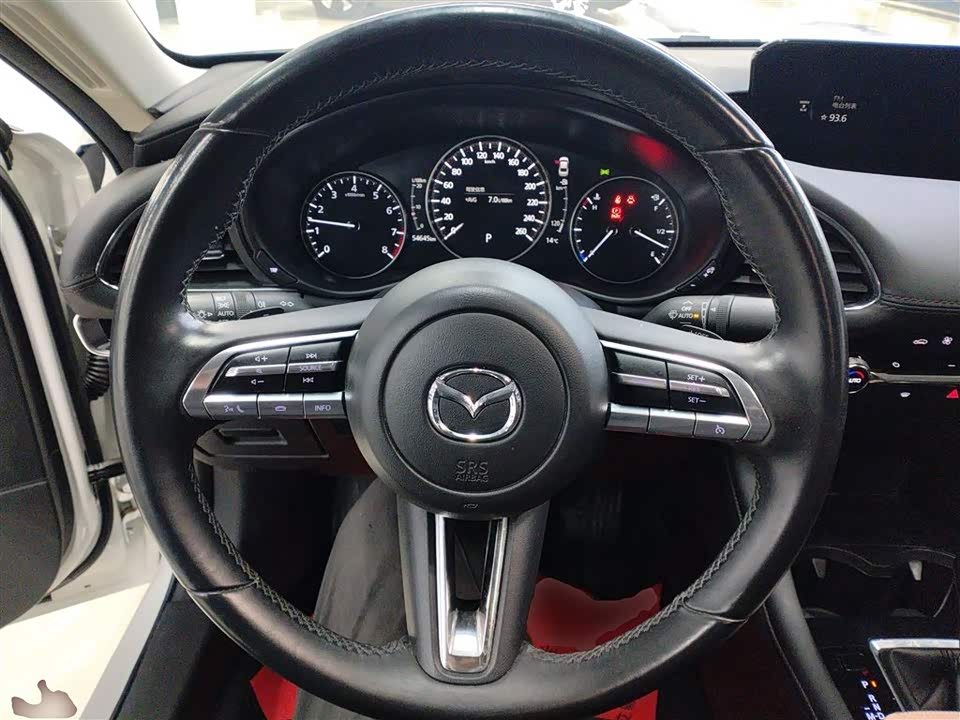 Mazda 3 Angkesaila