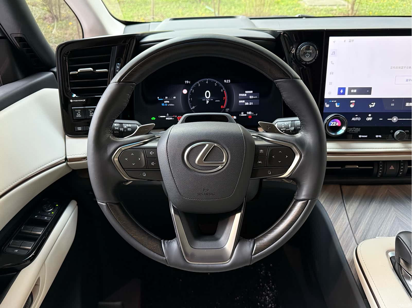 Lexus LM, 2024 13