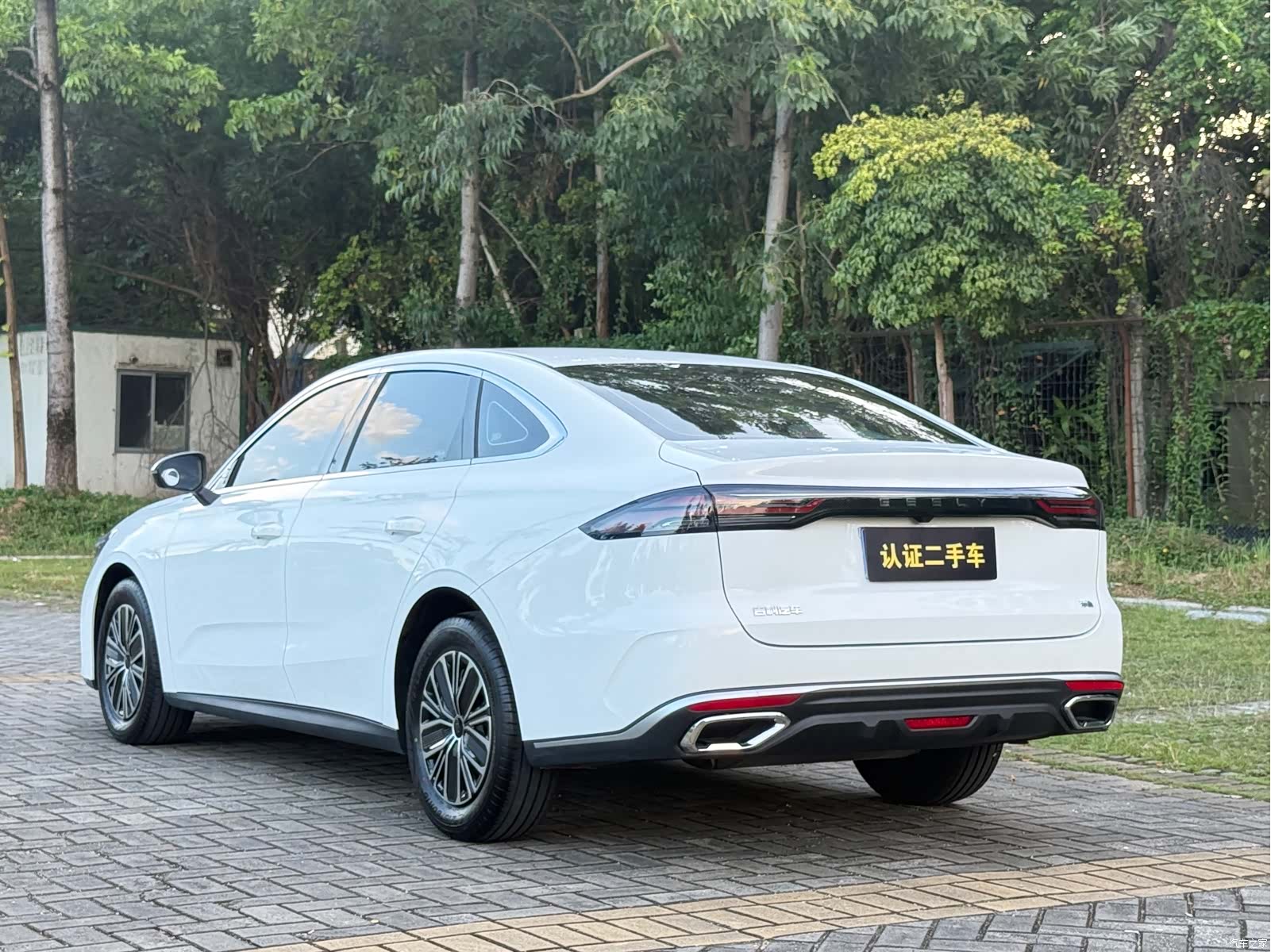 Geely Emgrand, 2026 17