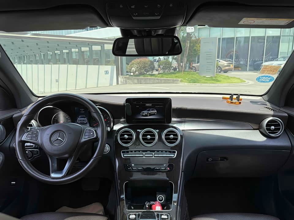 Mercedes-Benz GLC Mercedes-Benz GLC