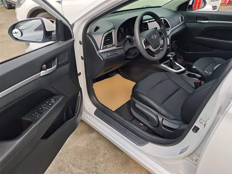 Hyundai Lead