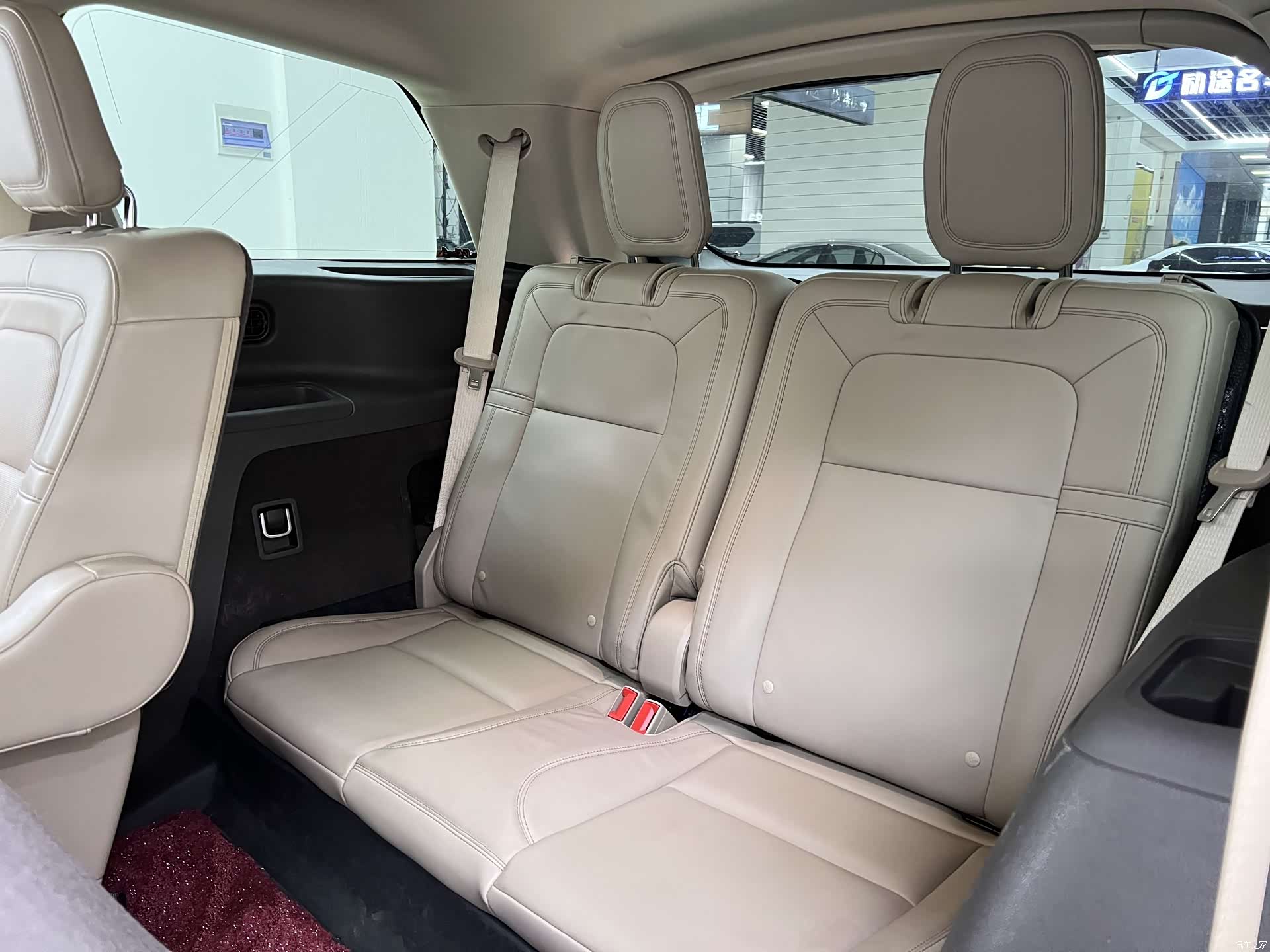 Lincoln Aviator, 2021 19