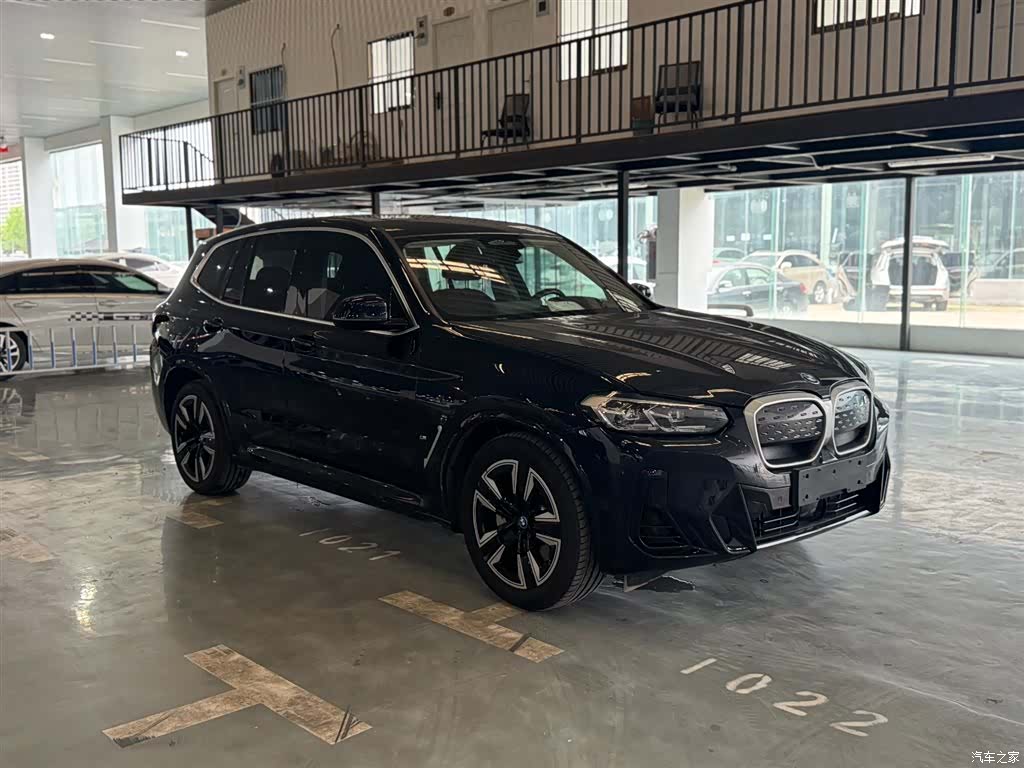 BMW iX3, 2023 3