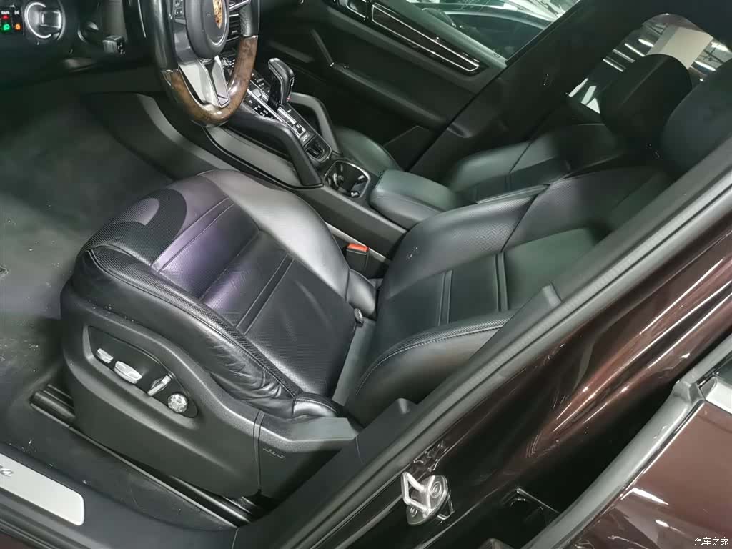 Porsche Cayenne, 2018 11