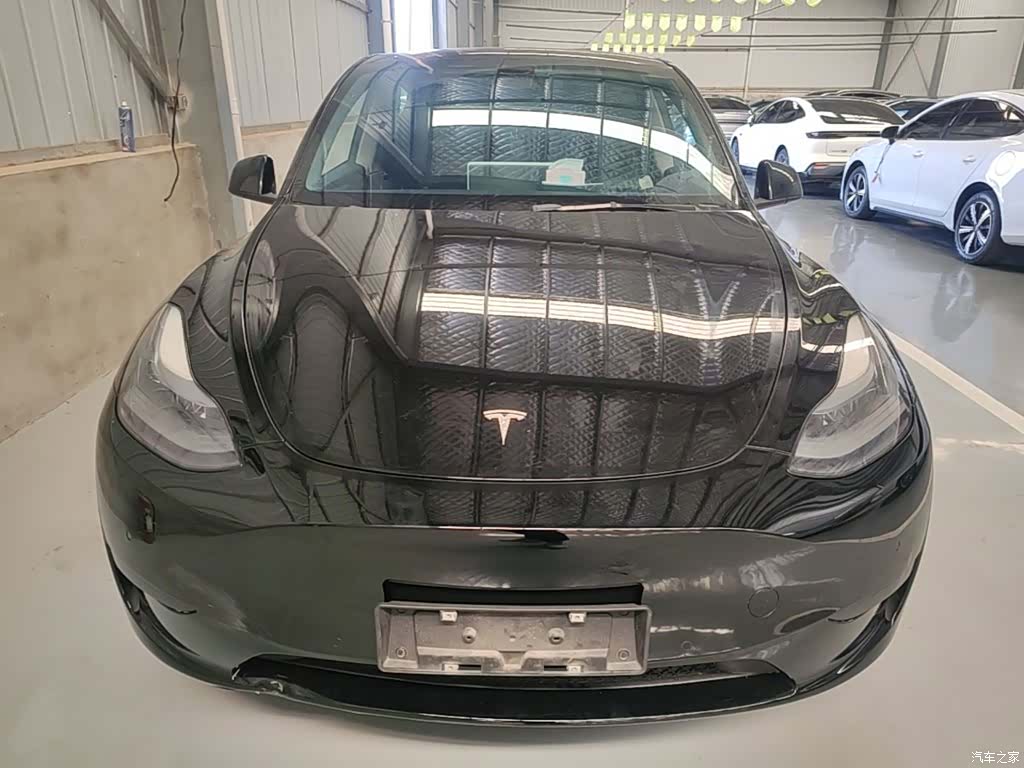 Tesla Model Y, 2023 3