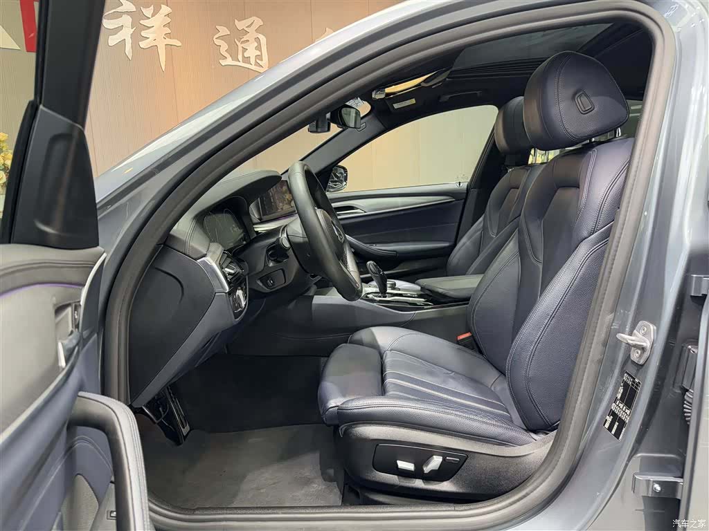 BMW 5 Series, 2019 все фото