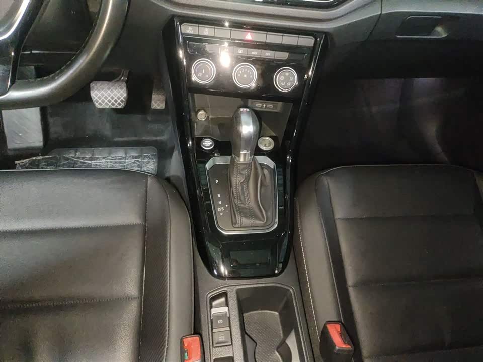 Volkswagen T-ROC exploring Songs