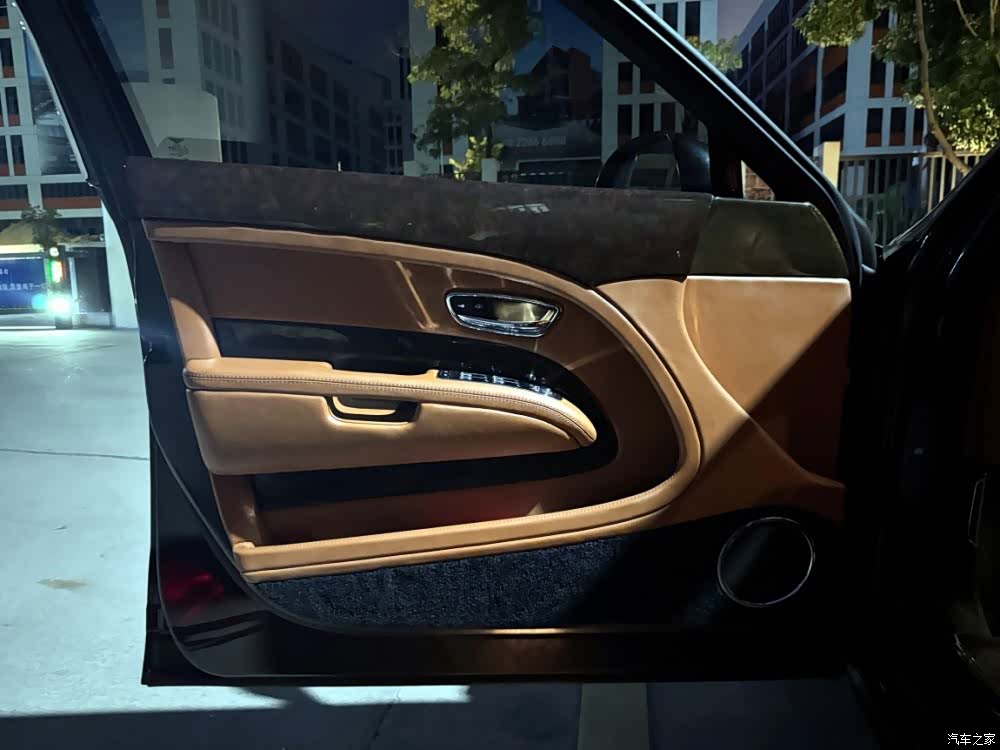Bentley Mulsanne, 2015 11