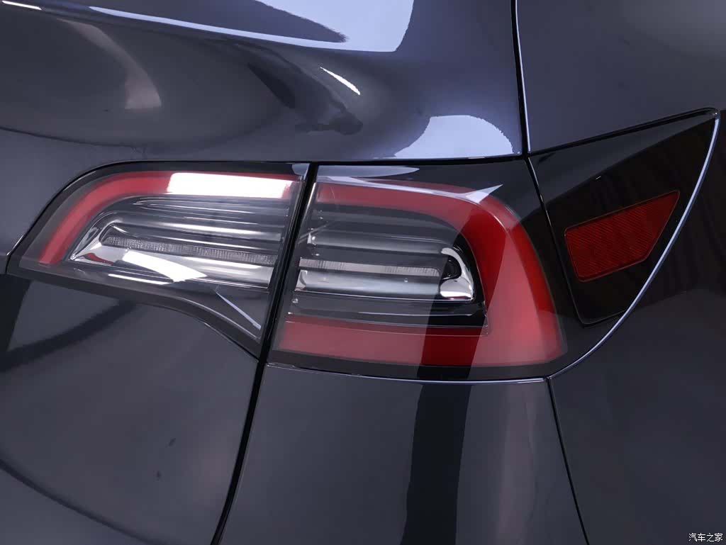 Tesla Model Y, 2024 8